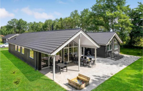 Beautiful Home In Væggerløse With Sauna, Bogø By